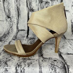 Donald J Pliner heels